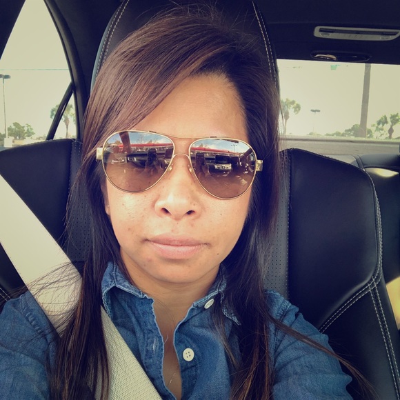 Meet your Posher, Sara - Picture 1 of 1